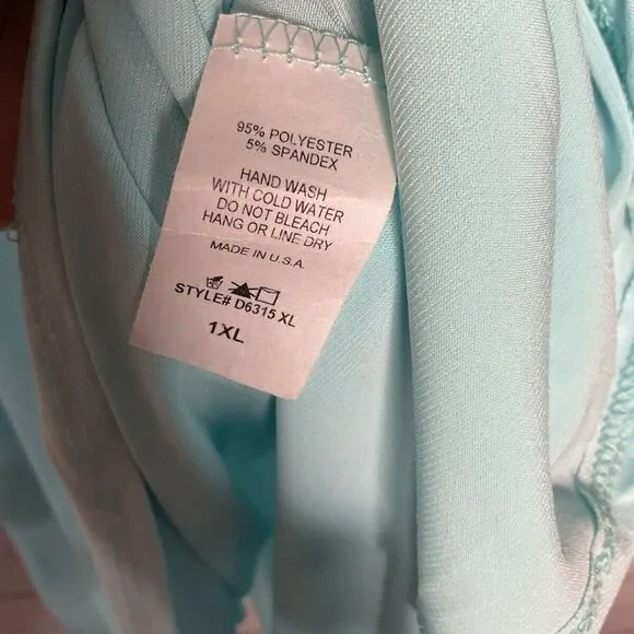 NWOT Acting Pro Women’s Blue Floral Stretchy Tank Top Size 1X - Picture 2 of 8